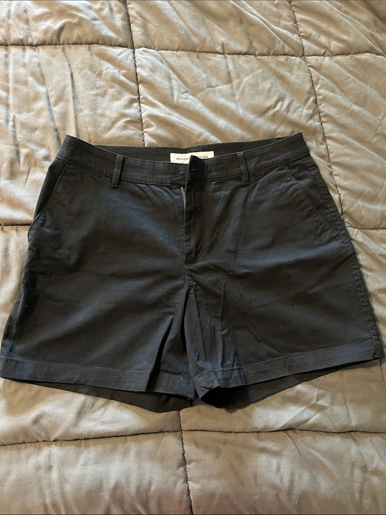 Amazon Essentials Pants - Women’s Shorts size 10